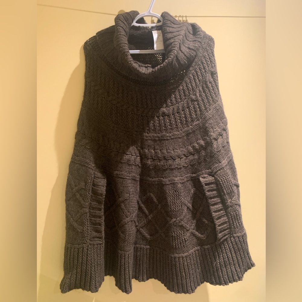 Cocogio Cable Knit Poncho - One Size